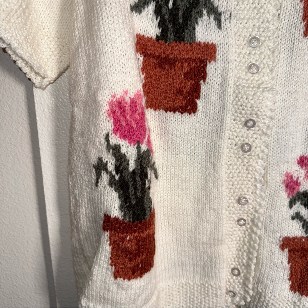 VINTAGE HANDMADE floral crochet knit garden core grandma cottagecore cardigan L - Picture 3 of 5